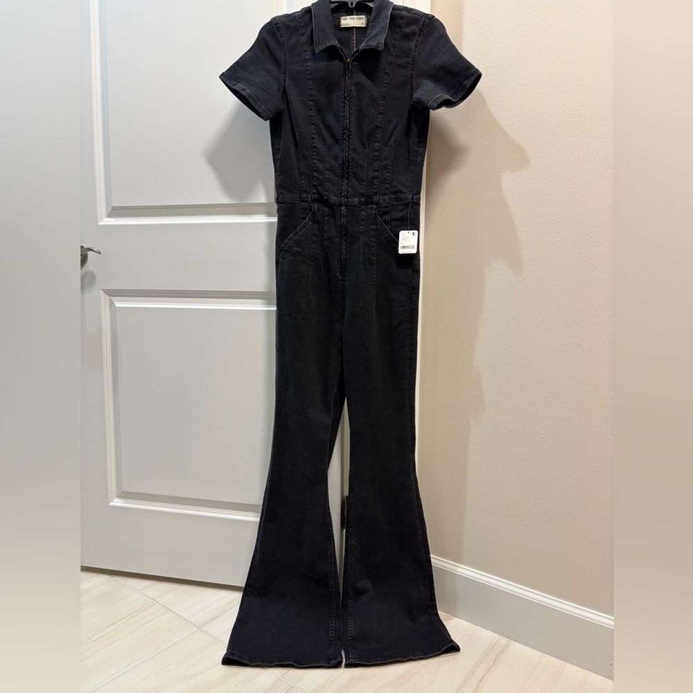 Free People Jayde Point Collar Short Sleeve Flared Leg Flight Suit Black Mamba - Picture 4 of 6